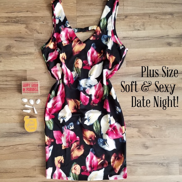 SALE !! PLUS FLORAL SLEEVELESS DRESS - Picture 2 of 6